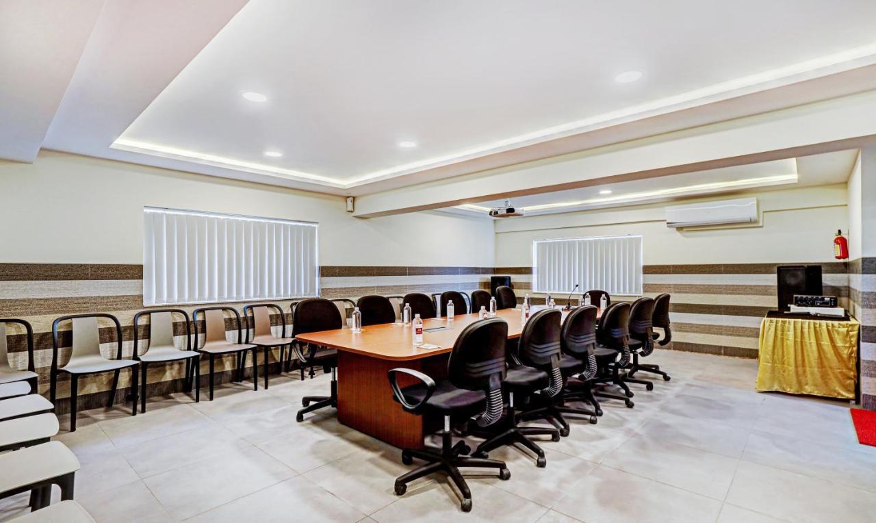 Treebo Galaxy Suites Mathikere Bangalore Bagian luar foto