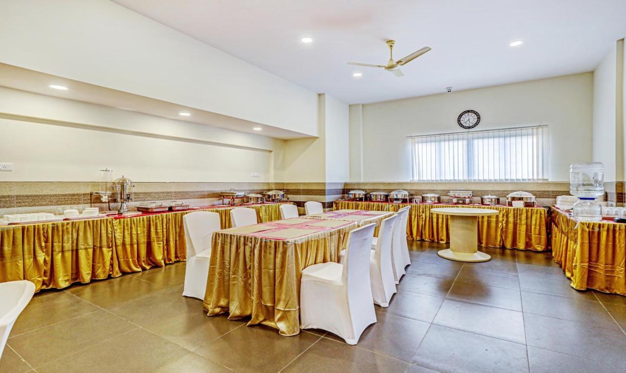 Treebo Galaxy Suites Mathikere Bangalore Bagian luar foto